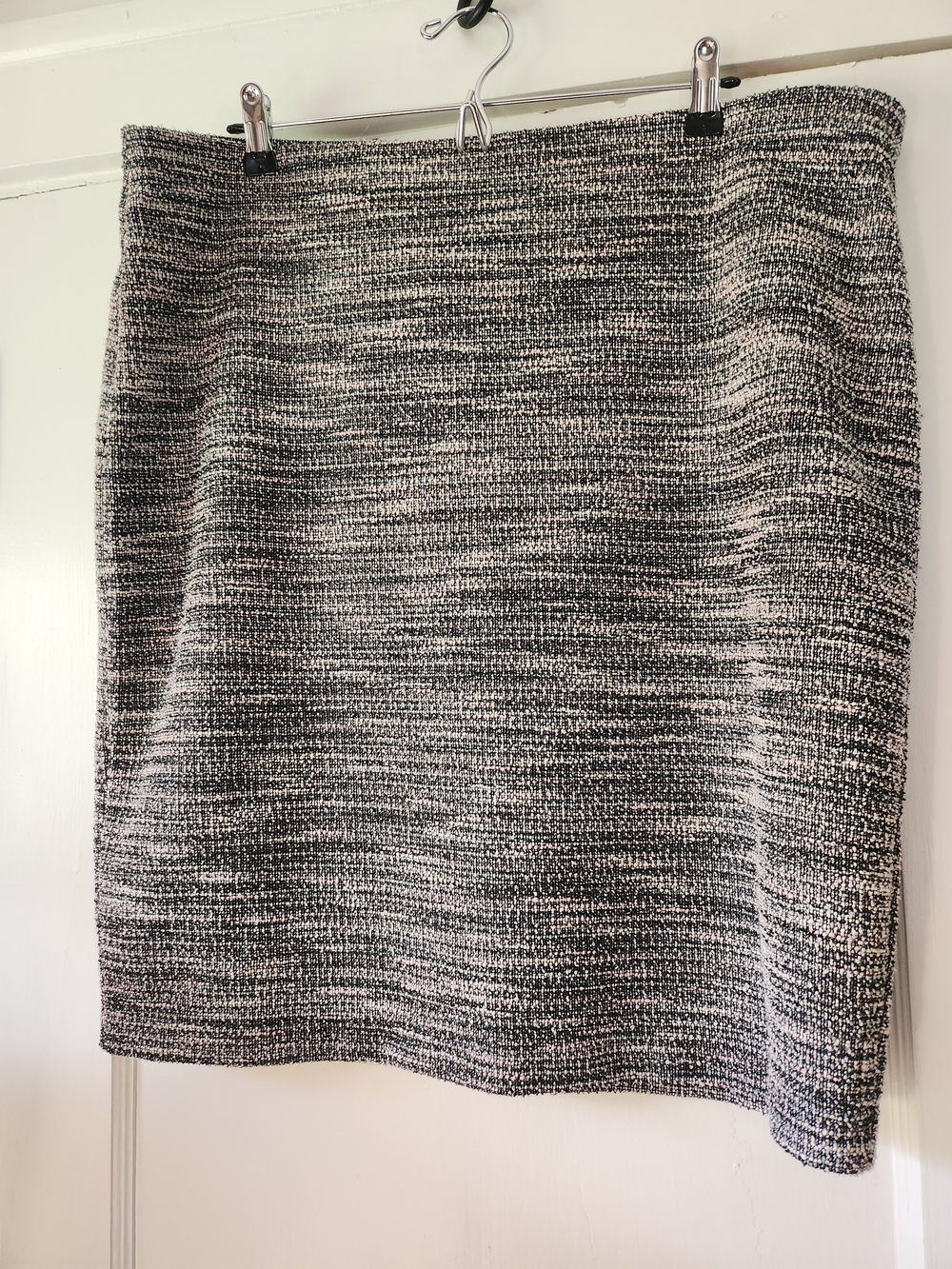 Express Black and White Marled Stretch Skirt